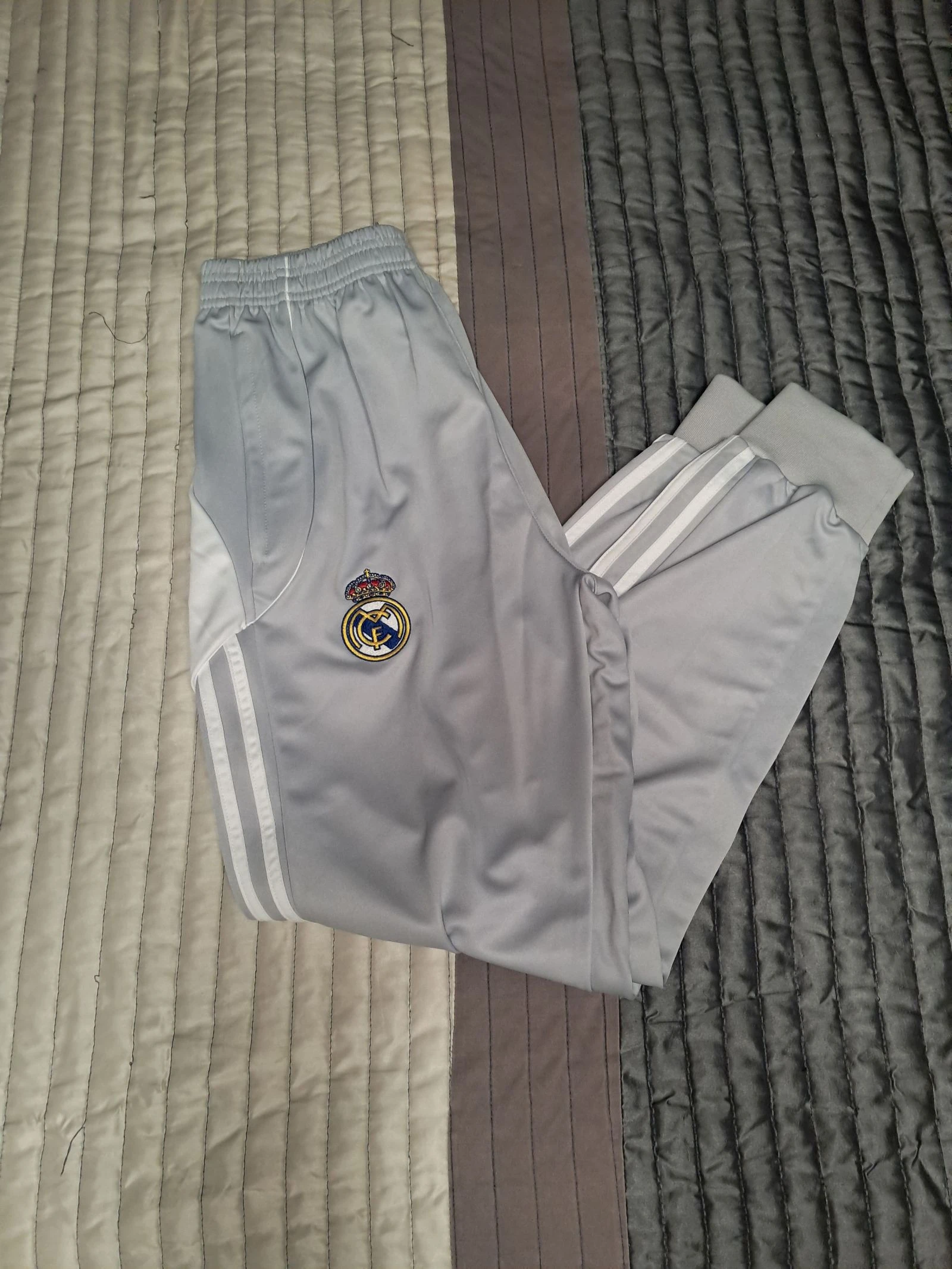 Real Madrid Tracksuit 25/26 - Full Set - Size M – photo 18